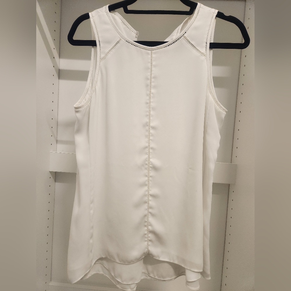 White Sleeveless Shell Top White House Black Market Size Small